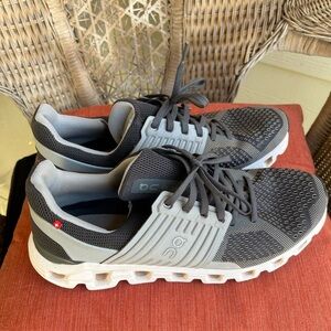 OnCloud Men’s Gray Black Tennis Shoes Size 10